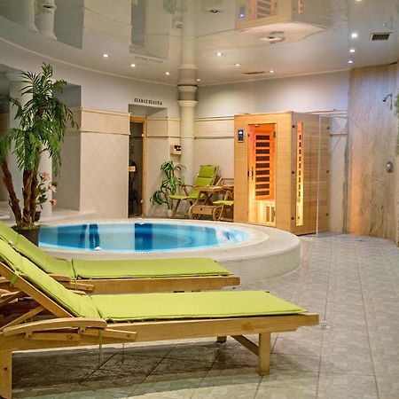 Hozam Wellness Es Apartman Сольнок Екстер'єр фото