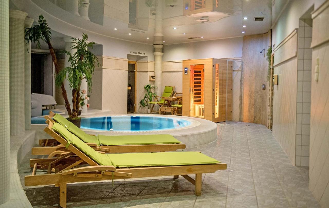 Hozam Wellness Es Apartman Сольнок Екстер'єр фото